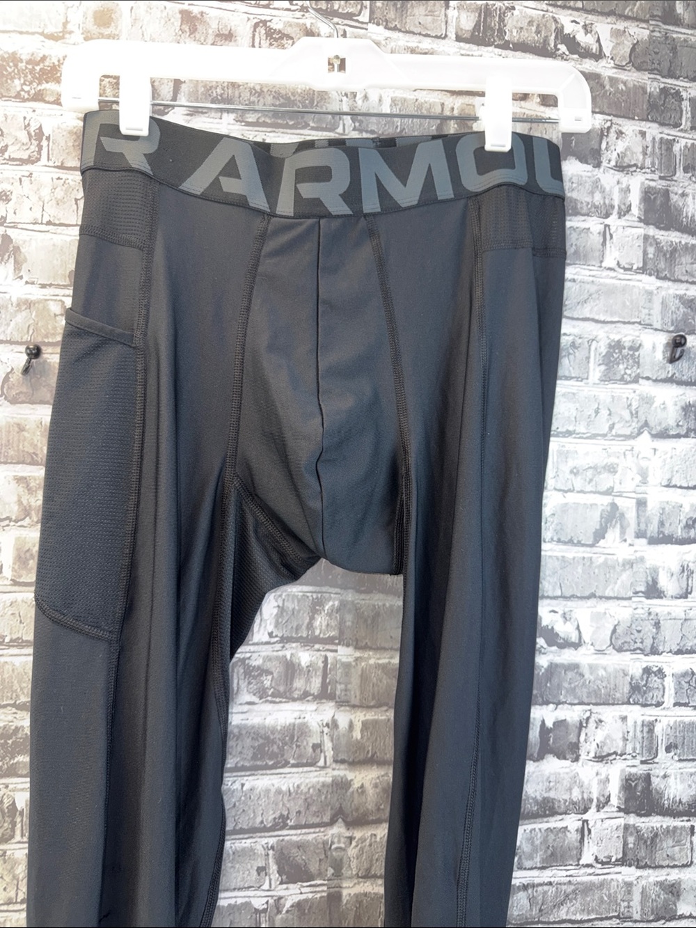 Under Armour Black Leggings with colored Lower Panels - Picture 3 of 8